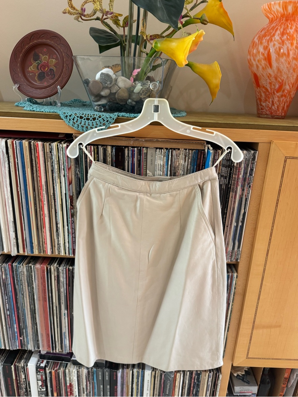 PRICE DROP: VTG, NW/OT lined, Beige/Bone LEATHER Skirt, 6 by LEATHER WAREHOUSE